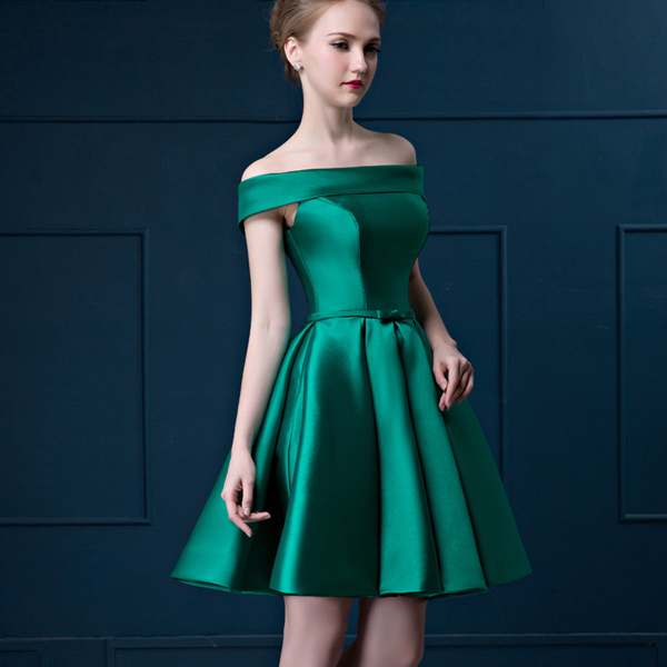 Кому подходят зеленые платья, популярные модели и фасоны